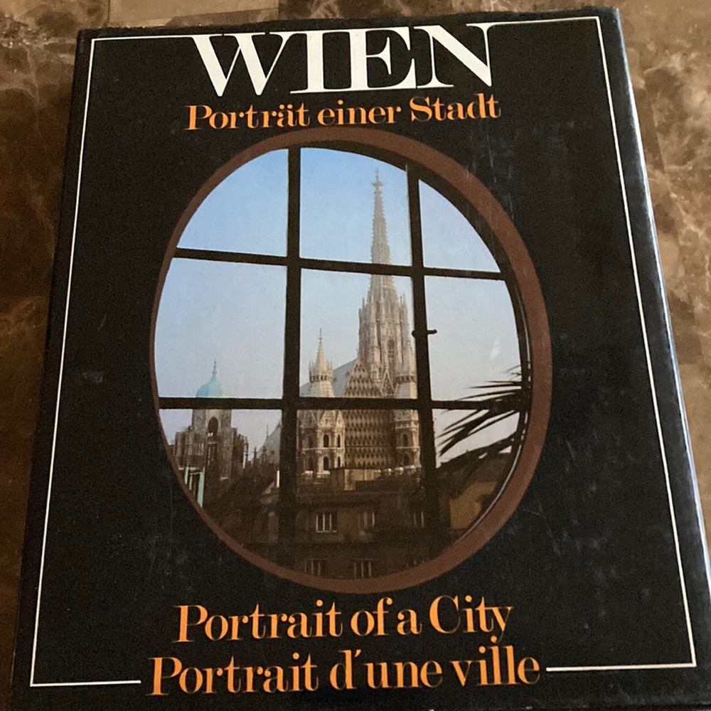 Wien Portrait of a City, Hardcover Book with beautiful portraits City of Vienna